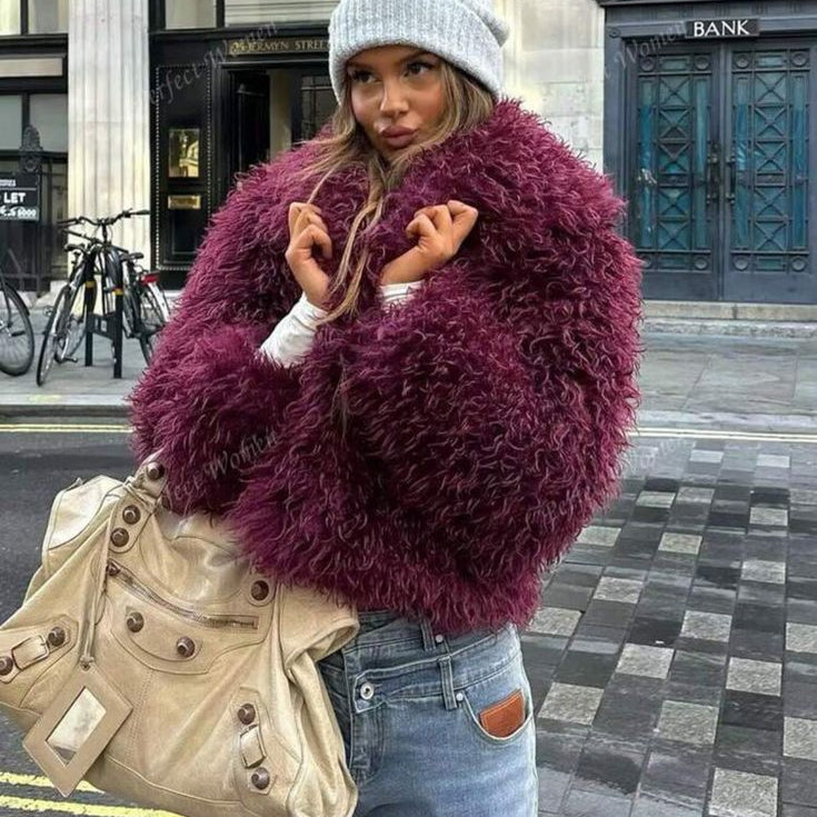 SOKYND Lyndie Short Faux Fur Coat in Burgundy