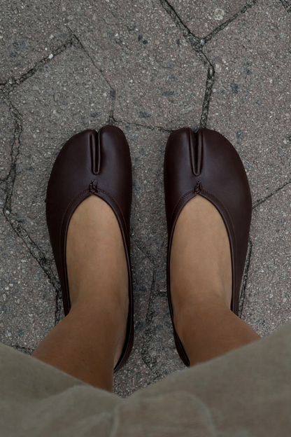Kaira Split-Toe Leather Mules