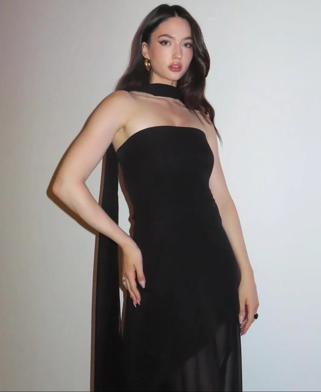 Ambre Robe Maxi Asymétrique Transparente