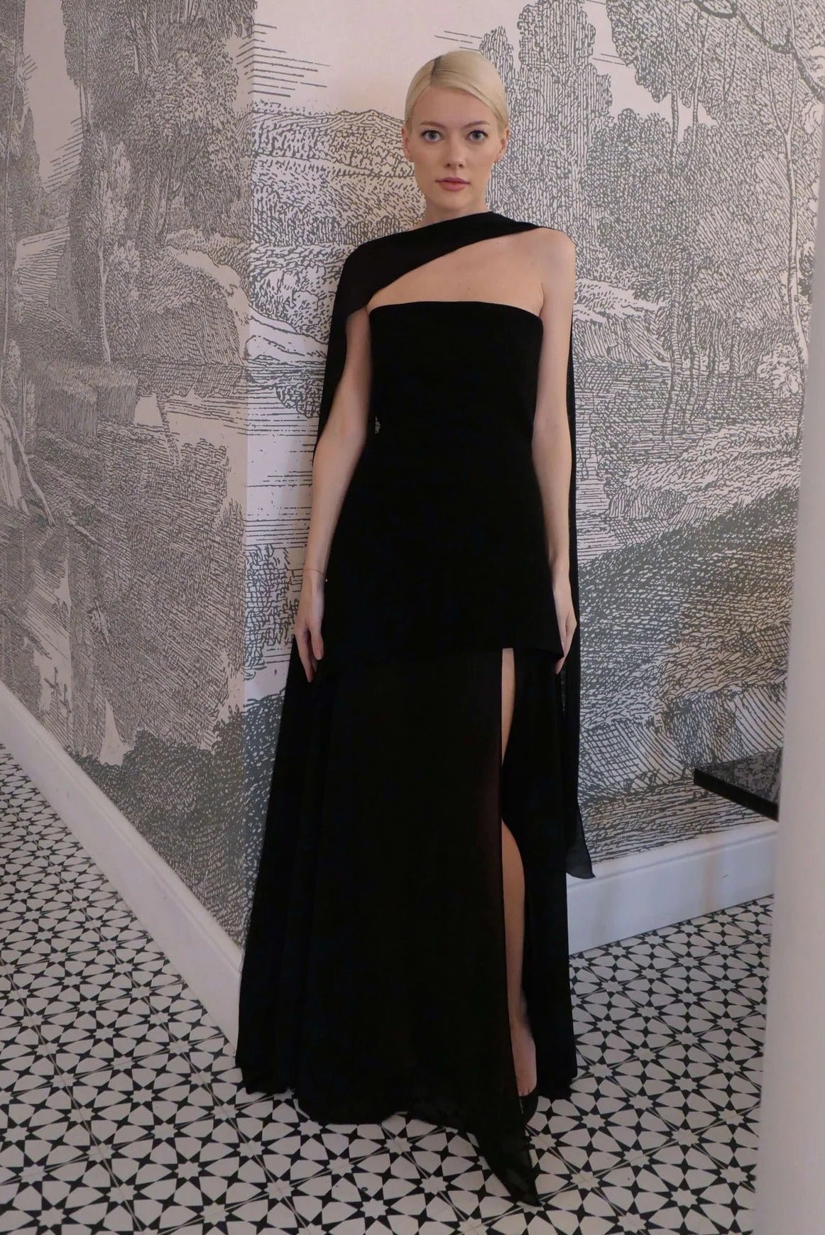 Ambre Robe Maxi Asymétrique Transparente