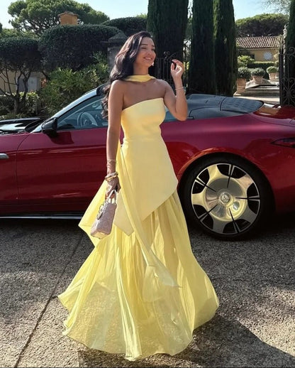 Ambre Robe Maxi Asymétrique Transparente