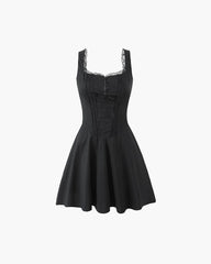 Robe Anikka sans manches à lacets au dos