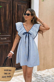 Robe courte Anya à rayures, col en V et volants