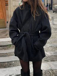 Manteau court Billie à col montant