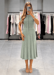 Robe midi tricotée Brynn à demi-boutonnage