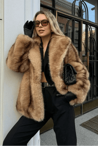 Manteau en fausse fourrure Cattleya