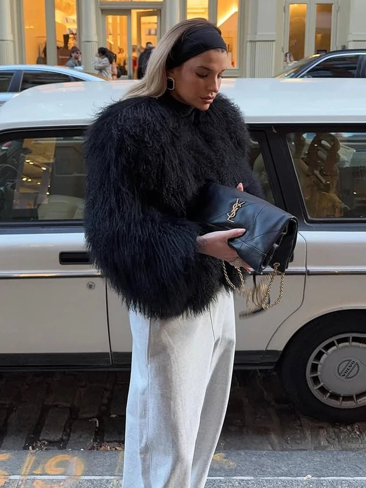 SOKYND Lyndie Short Faux Fur Coat in Black