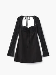 Robe courte Sylva avec détails en dentelle
